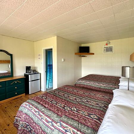 The Waterfront Motel Grand Barachois Exterior photo
