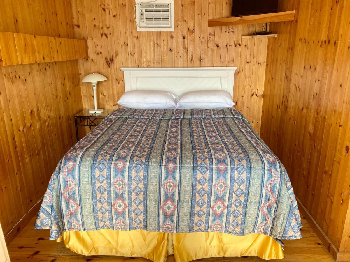 The Waterfront Motel Grand Barachois Exterior photo