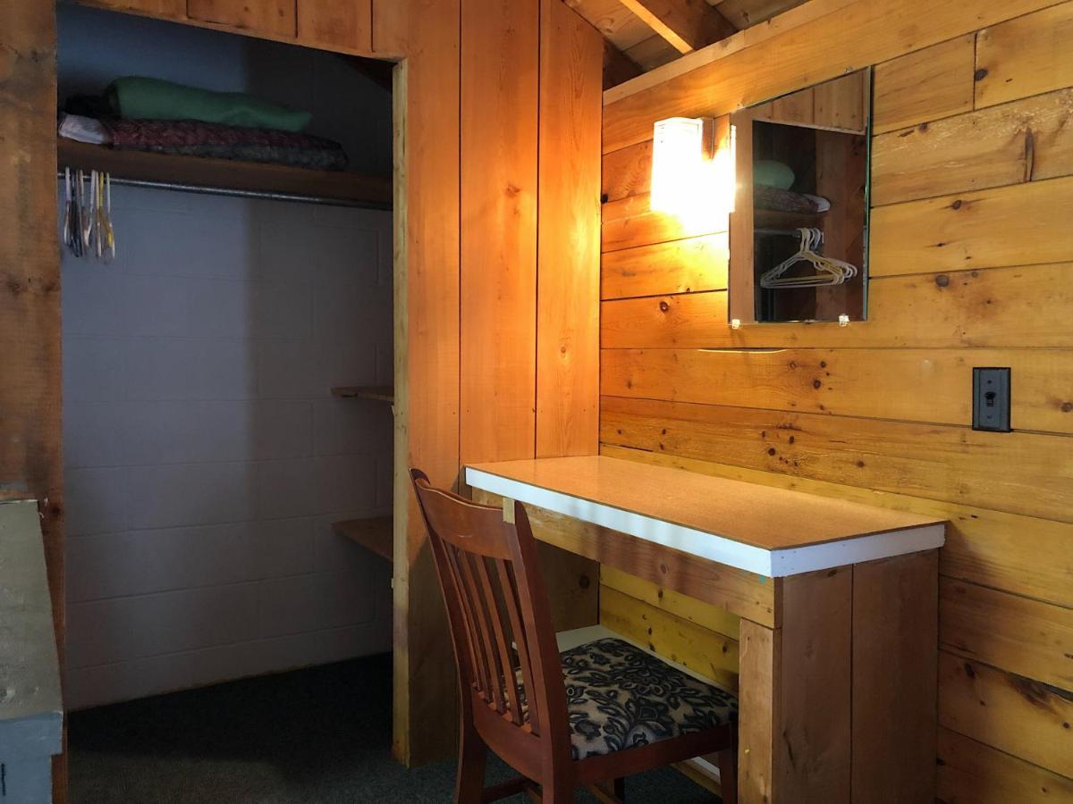 The Waterfront Motel Grand Barachois Exterior photo
