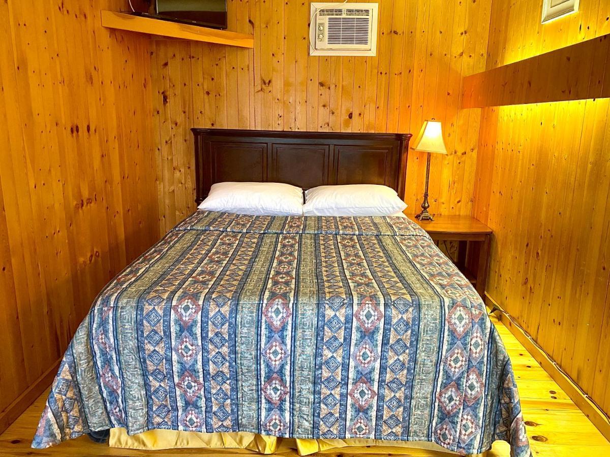 The Waterfront Motel Grand Barachois Exterior photo