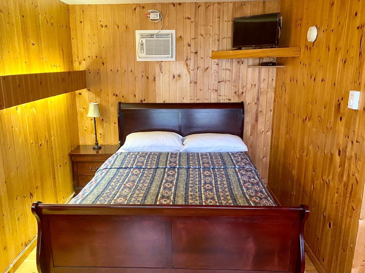 The Waterfront Motel Grand Barachois Exterior photo