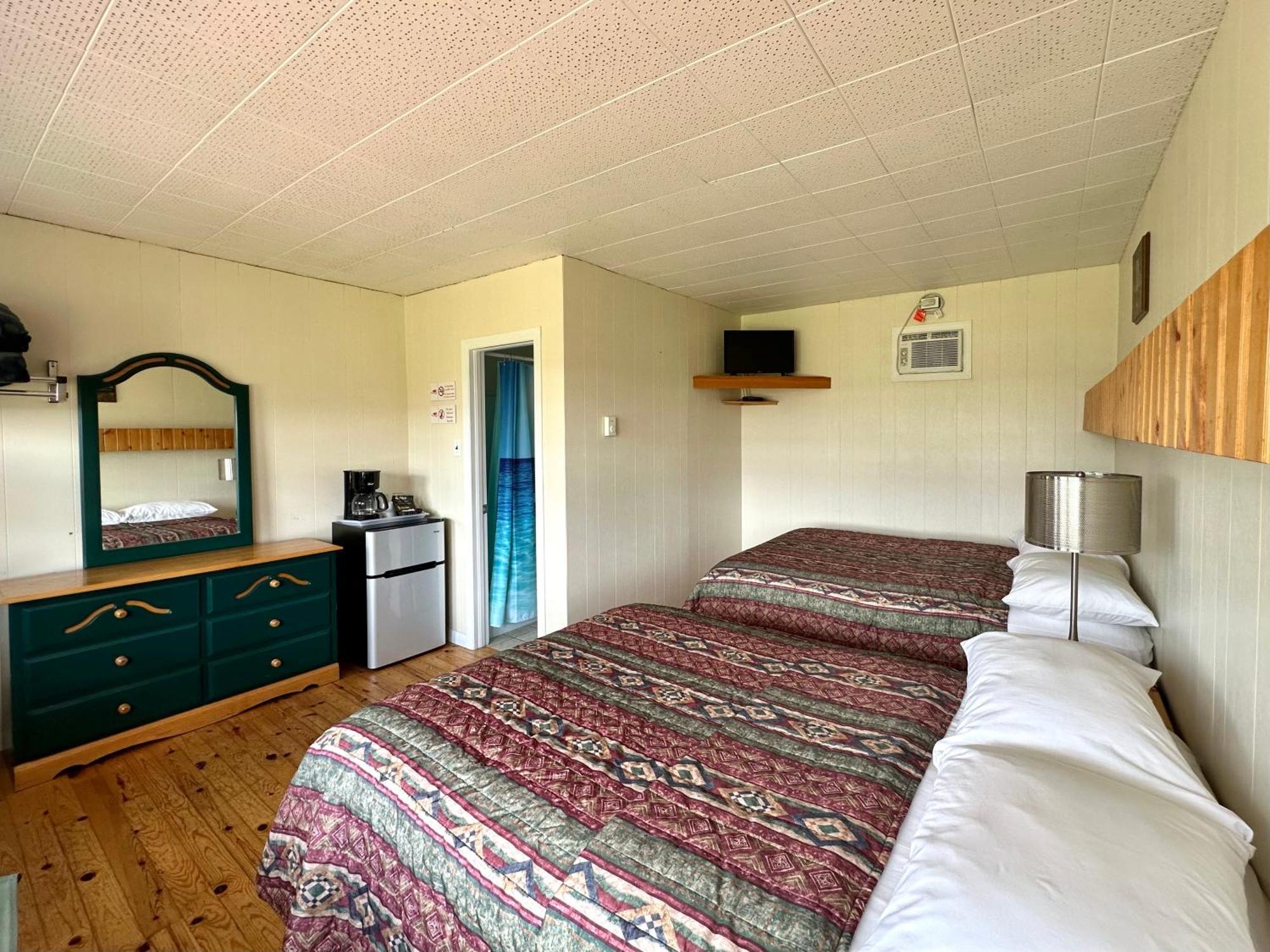 The Waterfront Motel Grand Barachois Exterior photo